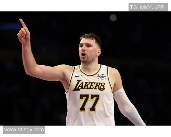 东契奇对决联盟巨星展现篮球魅力与技术的巅峰对抗